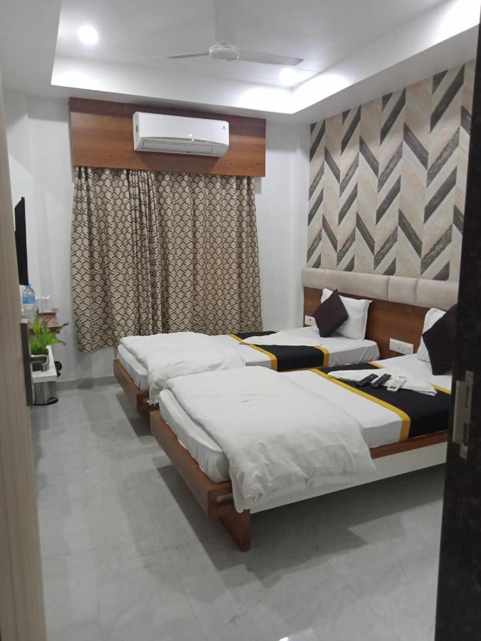 Hotel Fun City Navsari Ngoại thất bức ảnh