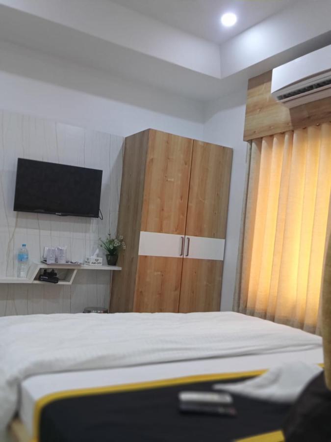 Hotel Fun City Navsari Ngoại thất bức ảnh