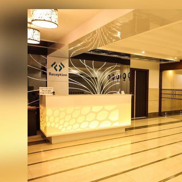 Hotel Fun City Navsari Ngoại thất bức ảnh