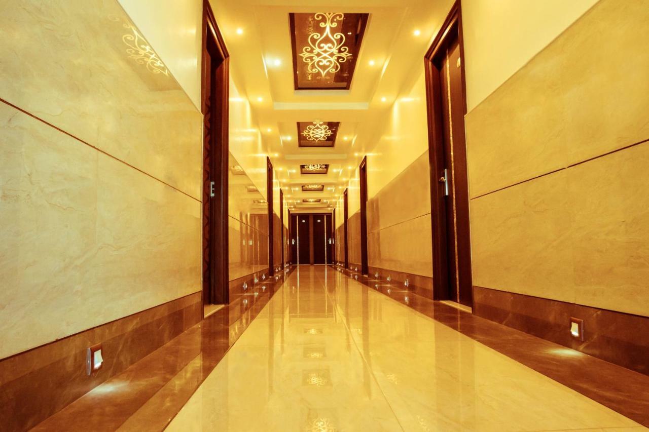 Hotel Fun City Navsari Ngoại thất bức ảnh